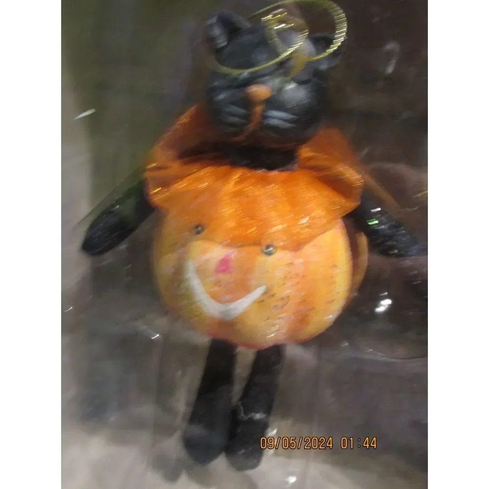 HALLOWEEN ORNAMENTS SET OF 2 WITCH AND BLACK CAT PUMPKINS BAT NEW IN BOX WART